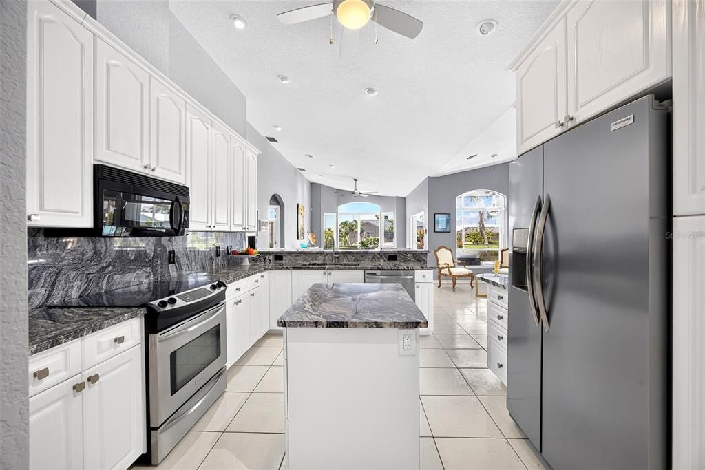 For Sale: $810,000 (3 beds, 2 baths, 2124 Square Feet)