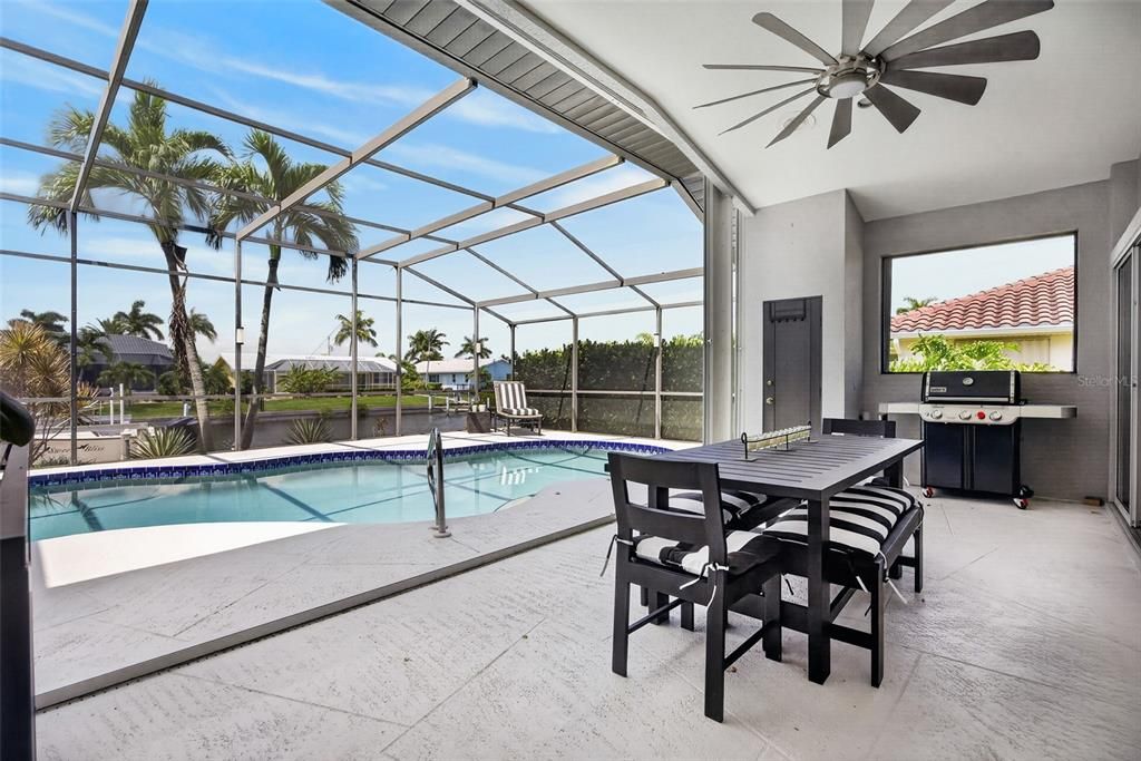 For Sale: $810,000 (3 beds, 2 baths, 2124 Square Feet)