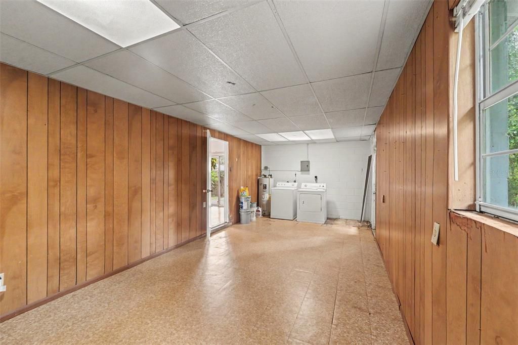 На продажу: $325,000 (3 спален, 2 ванн, 1404 Квадратных фут)