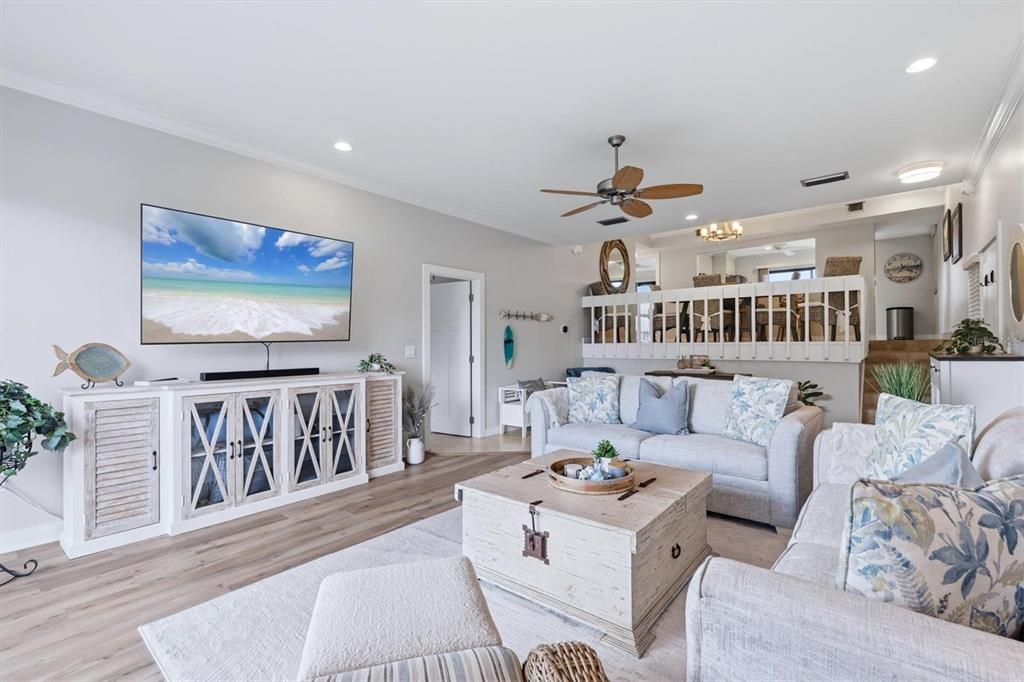 For Sale: $824,000 (2 beds, 2 baths, 1352 Square Feet)