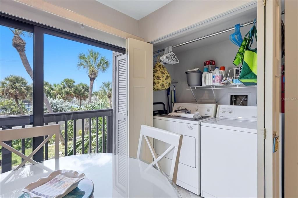For Sale: $824,000 (2 beds, 2 baths, 1352 Square Feet)