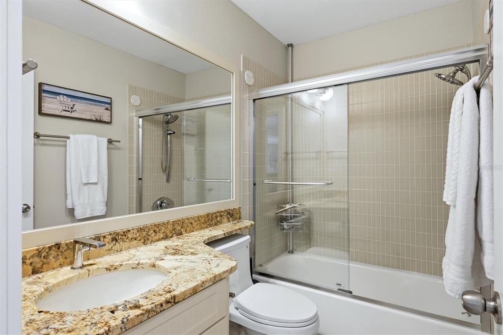 For Sale: $824,000 (2 beds, 2 baths, 1352 Square Feet)