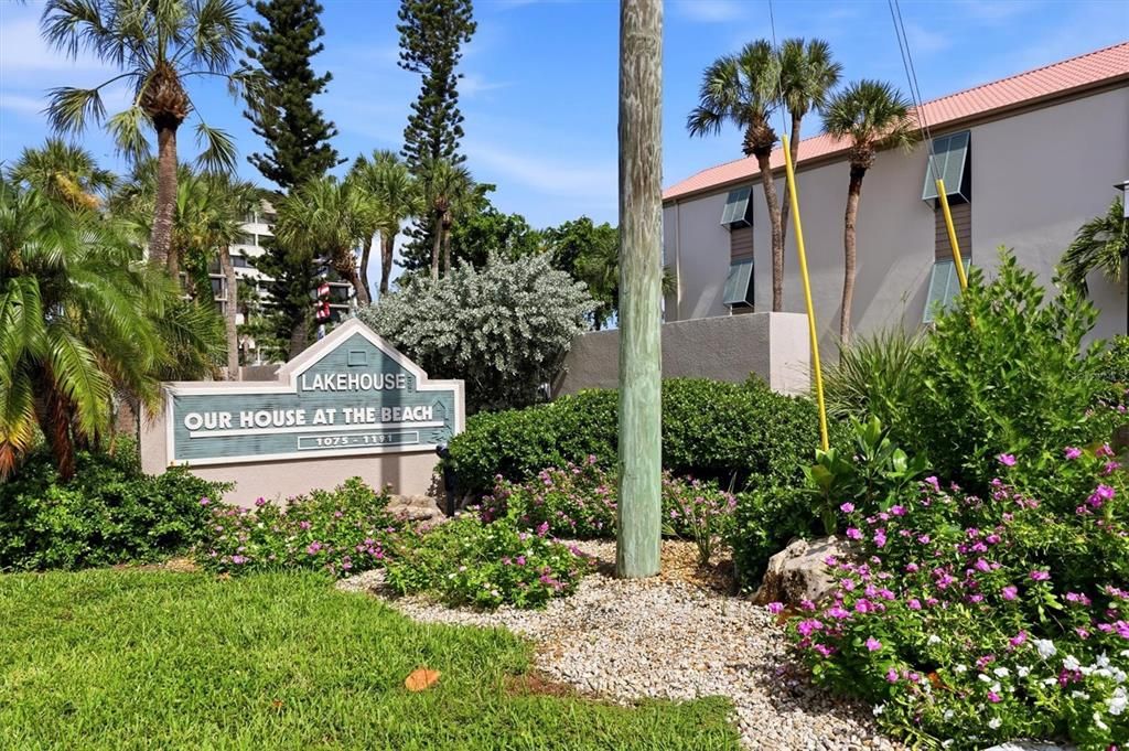 For Sale: $824,000 (2 beds, 2 baths, 1352 Square Feet)