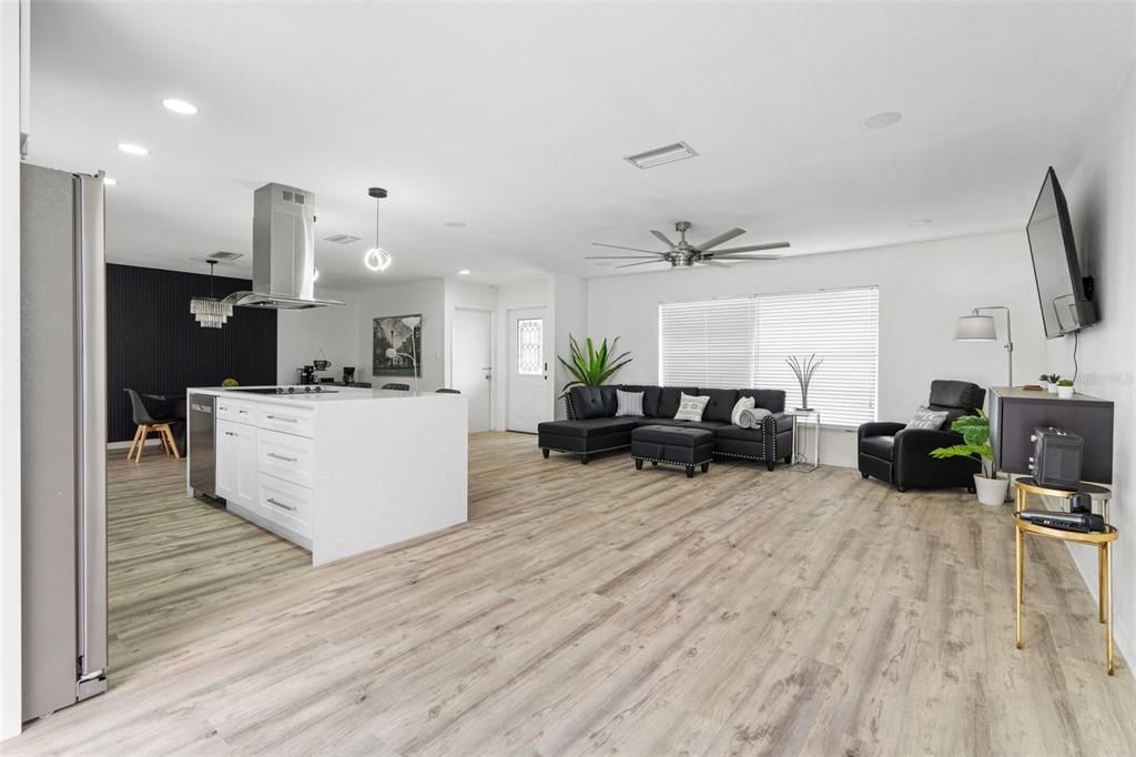 En Venta: $685,000 (3 camas, 2 baños, 1439 Pies cuadrados)