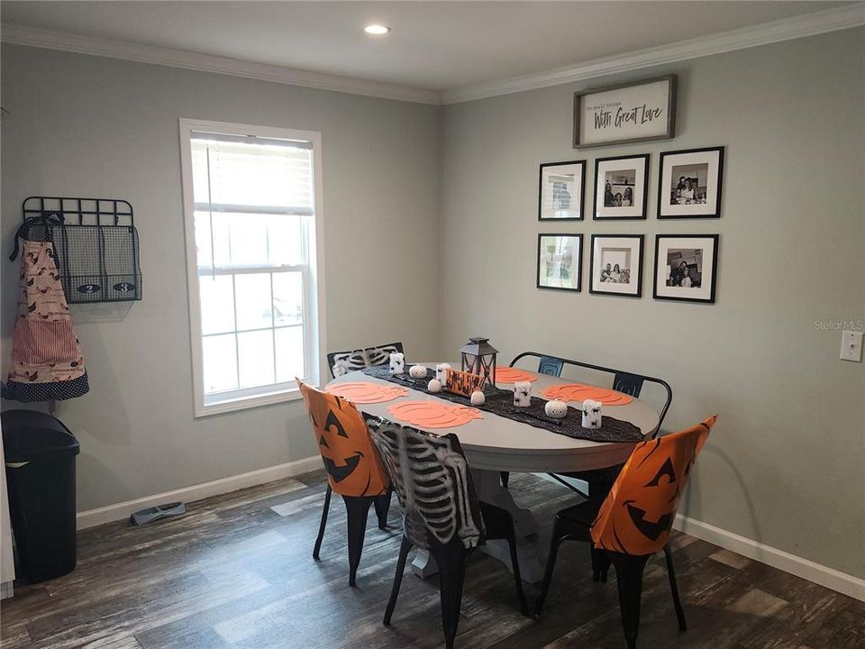 For Sale: $300,000 (3 beds, 2 baths, 1456 Square Feet)