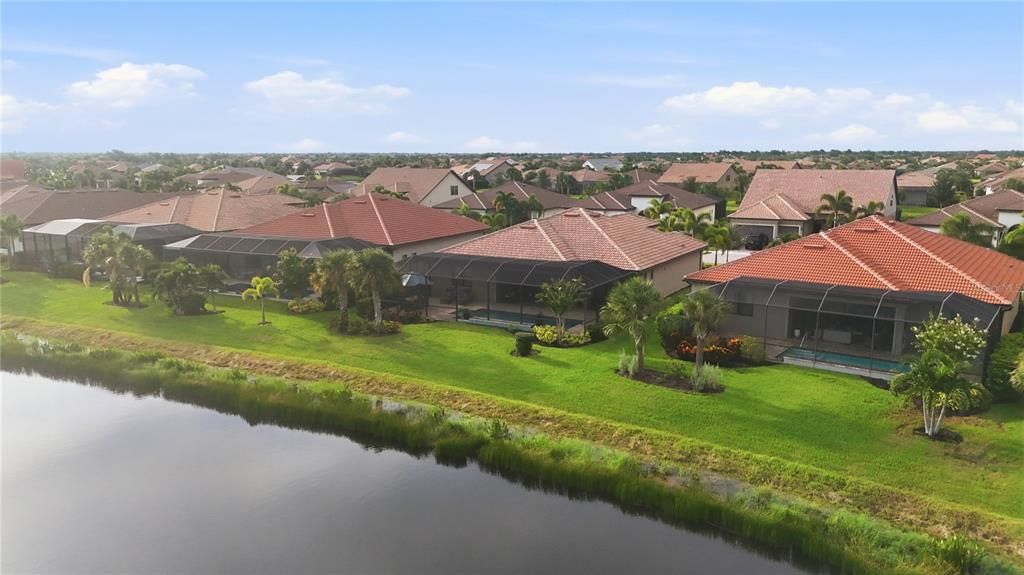 Activo con contrato: $865,900 (3 camas, 3 baños, 2489 Pies cuadrados)