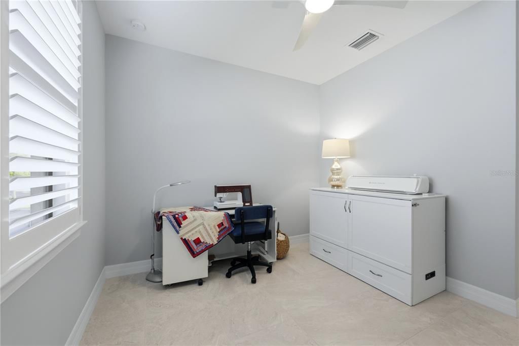Activo con contrato: $865,900 (3 camas, 3 baños, 2489 Pies cuadrados)