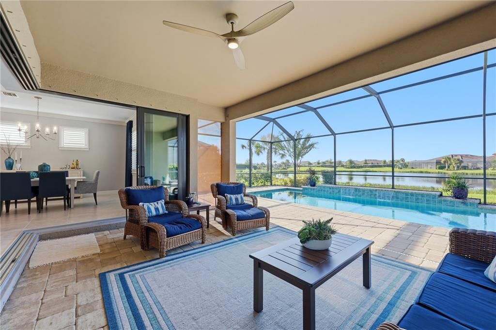 Activo con contrato: $865,900 (3 camas, 3 baños, 2489 Pies cuadrados)