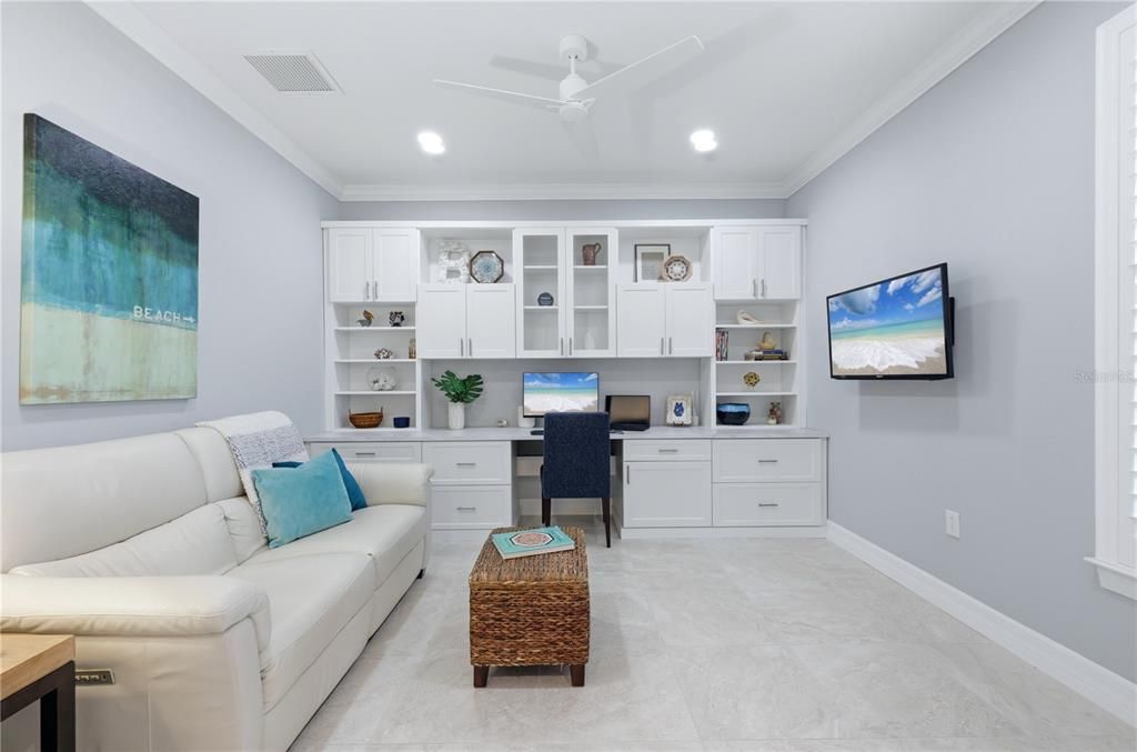 Activo con contrato: $865,900 (3 camas, 3 baños, 2489 Pies cuadrados)