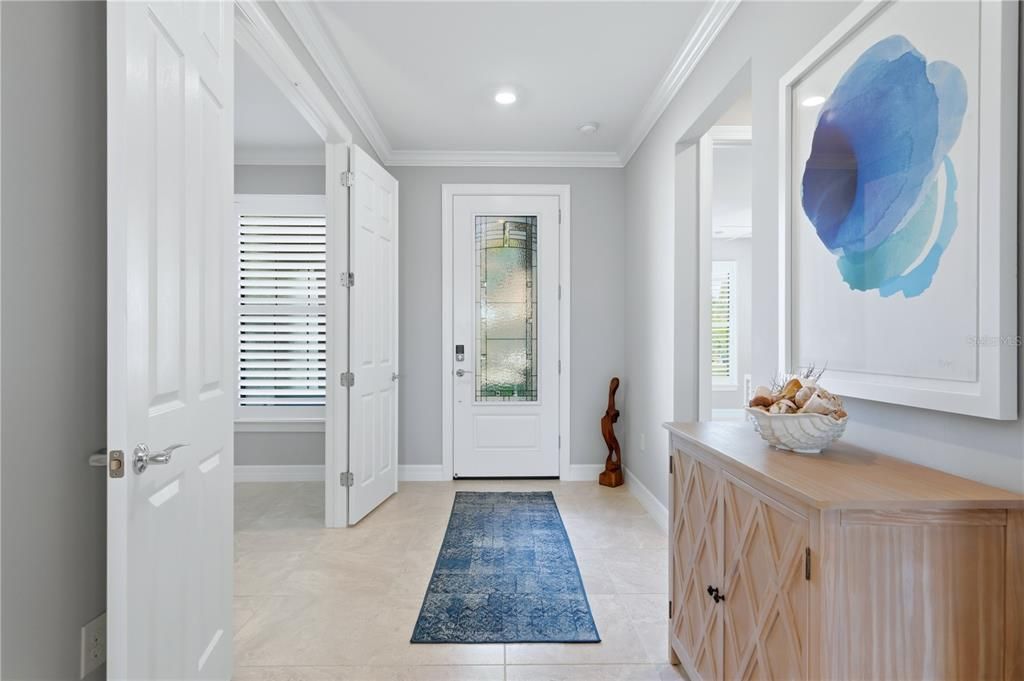 Activo con contrato: $865,900 (3 camas, 3 baños, 2489 Pies cuadrados)