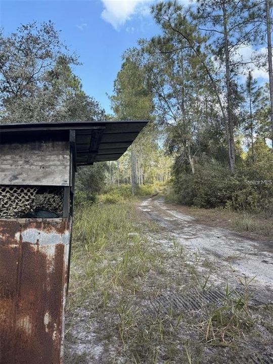На продажу: $233,000 (16.17 acres)