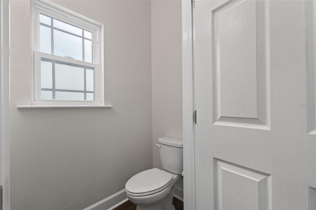 For Sale: $279,900 (3 beds, 2 baths, 1582 Square Feet)