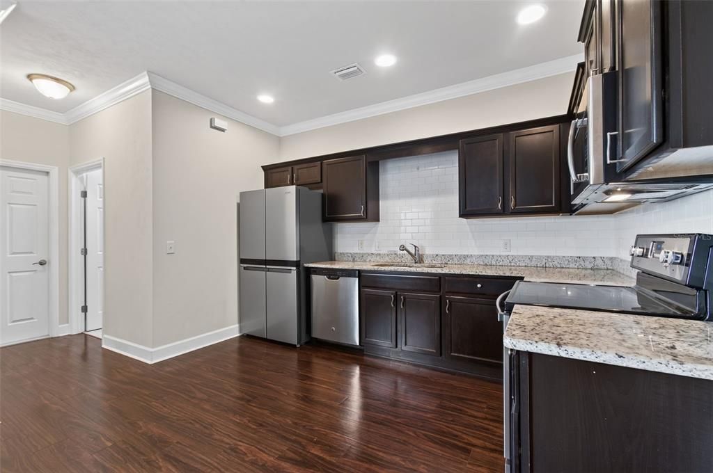 For Sale: $279,900 (3 beds, 2 baths, 1582 Square Feet)