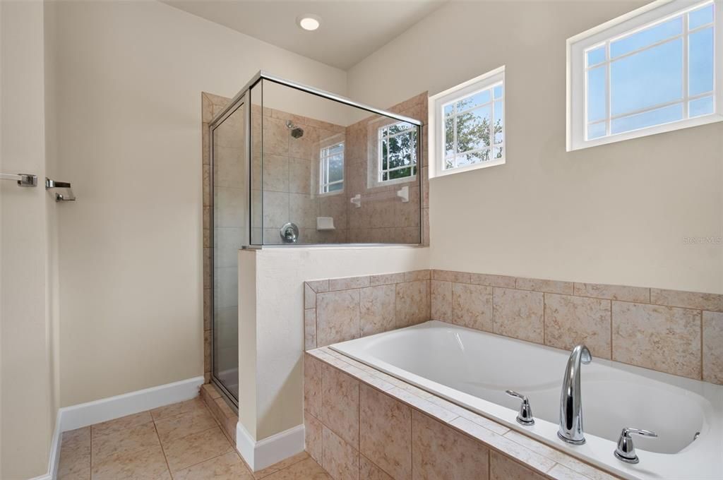For Sale: $279,900 (3 beds, 2 baths, 1582 Square Feet)