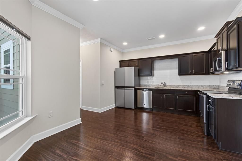 For Sale: $279,900 (3 beds, 2 baths, 1582 Square Feet)