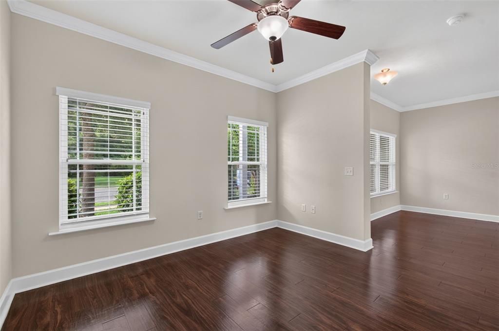 For Sale: $279,900 (3 beds, 2 baths, 1582 Square Feet)