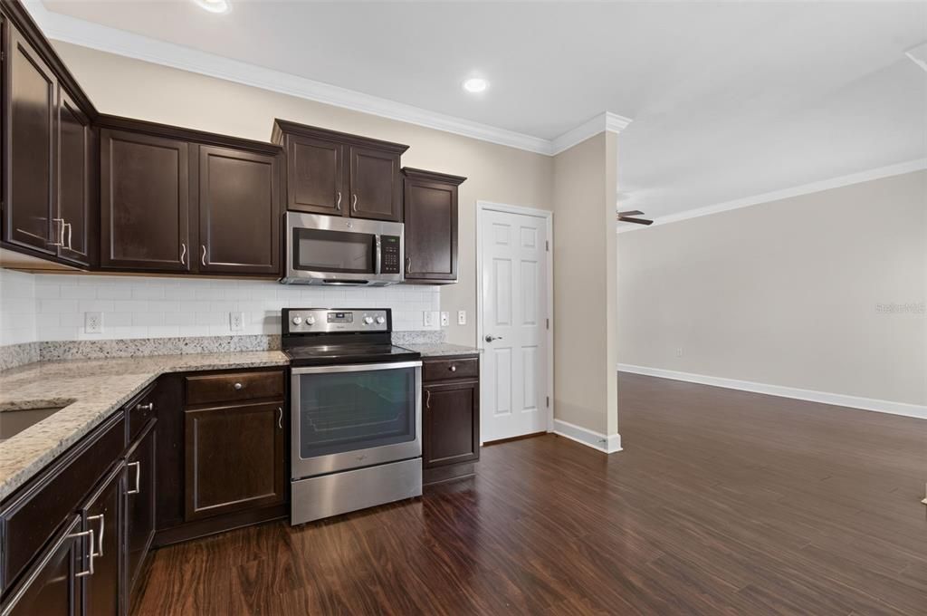 For Sale: $279,900 (3 beds, 2 baths, 1582 Square Feet)