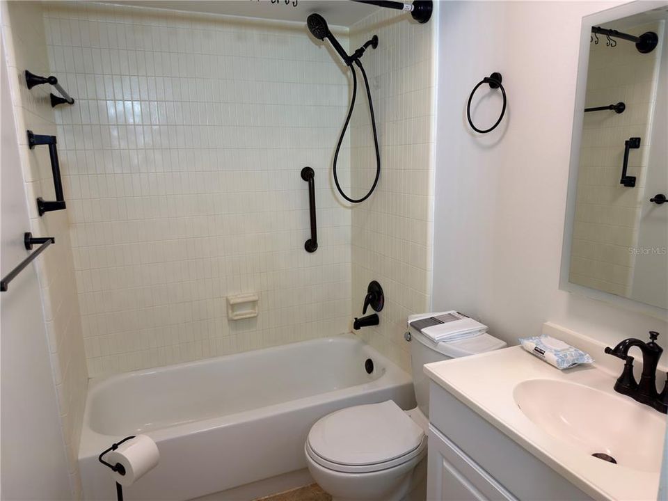 For Rent: $1,599 (1 beds, 1 baths, 775 Square Feet)
