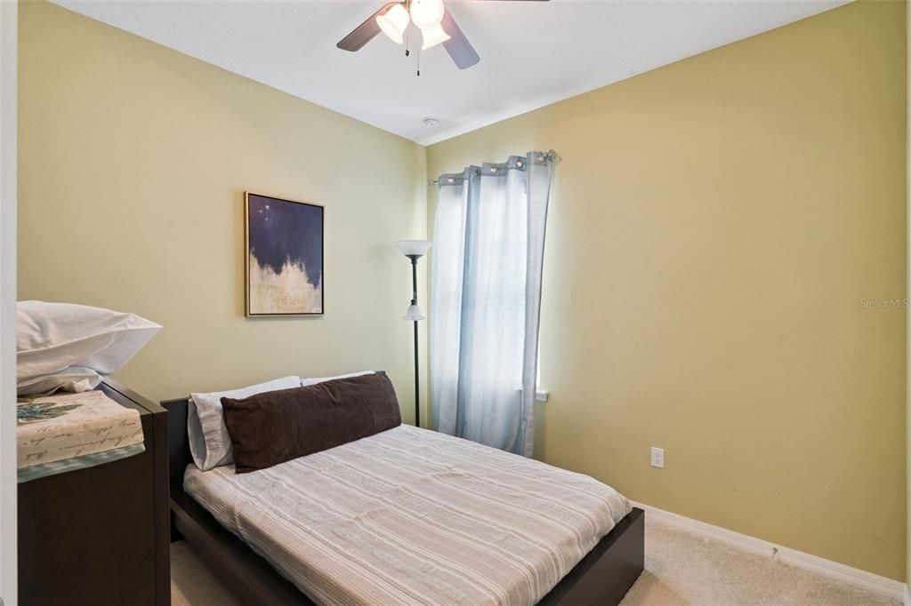 En Venta: $740,000 (4 camas, 2 baños, 2199 Pies cuadrados)