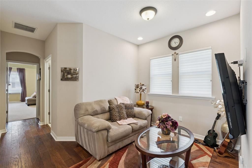 En Venta: $740,000 (4 camas, 2 baños, 2199 Pies cuadrados)
