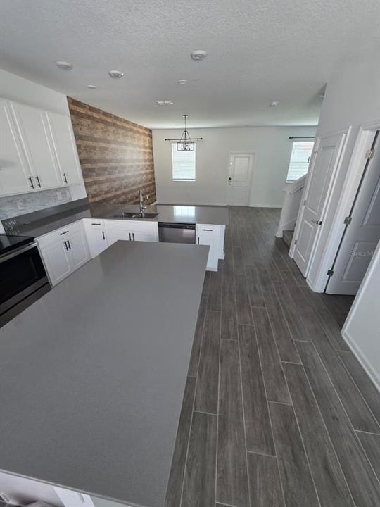 For Rent: $2,590 (3 beds, 2 baths, 1518 Square Feet)