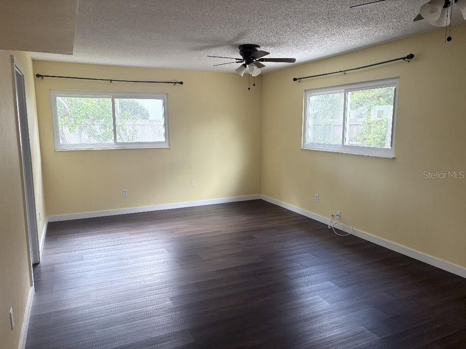 En Venta: $449,000 (3 camas, 2 baños, 1440 Pies cuadrados)