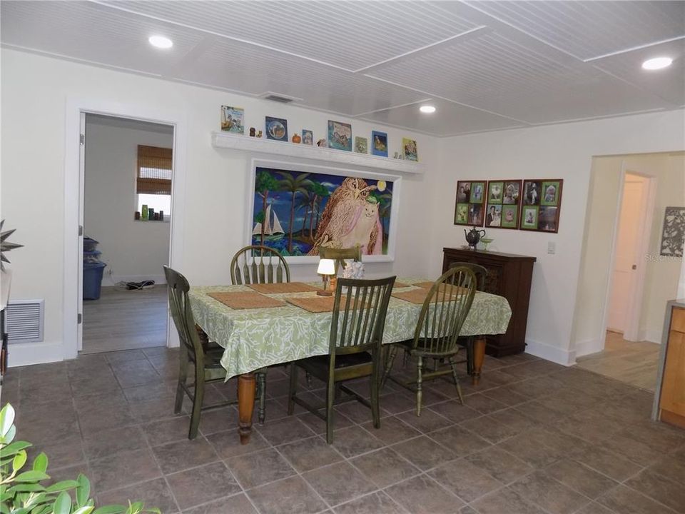 En Venta: $485,000 (3 camas, 2 baños, 2044 Pies cuadrados)