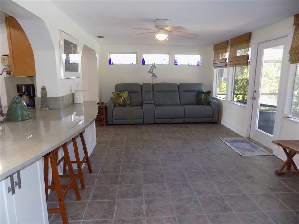 En Venta: $485,000 (3 camas, 2 baños, 2044 Pies cuadrados)
