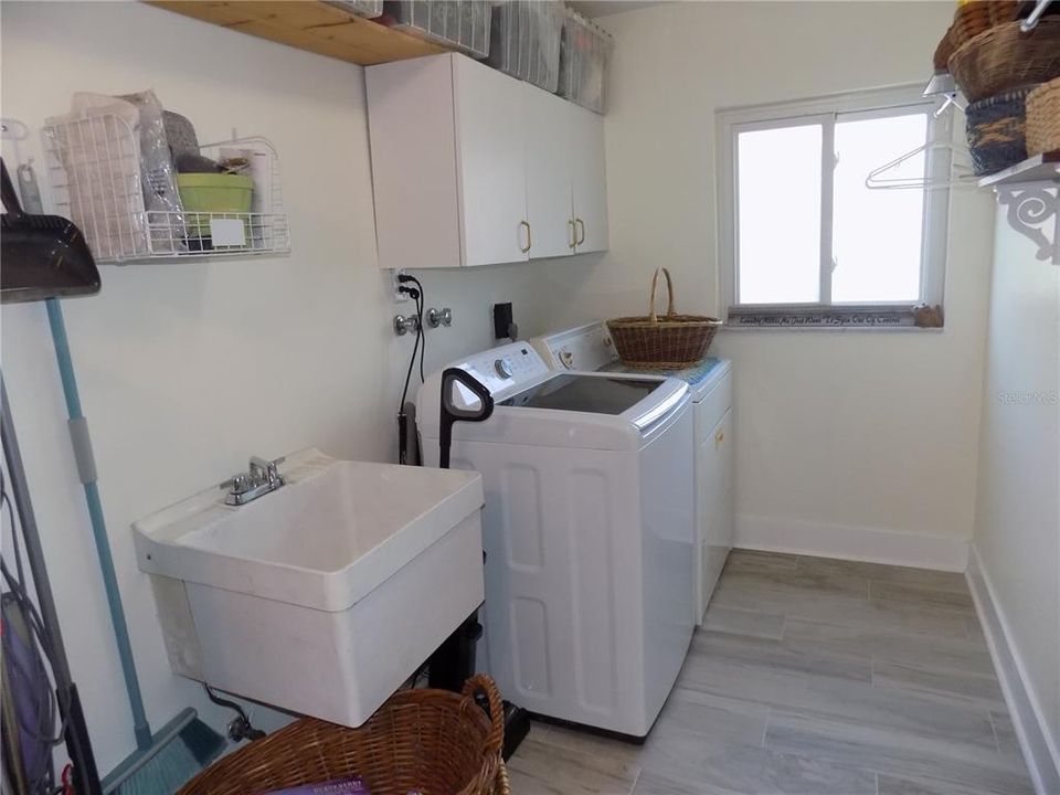 En Venta: $485,000 (3 camas, 2 baños, 2044 Pies cuadrados)