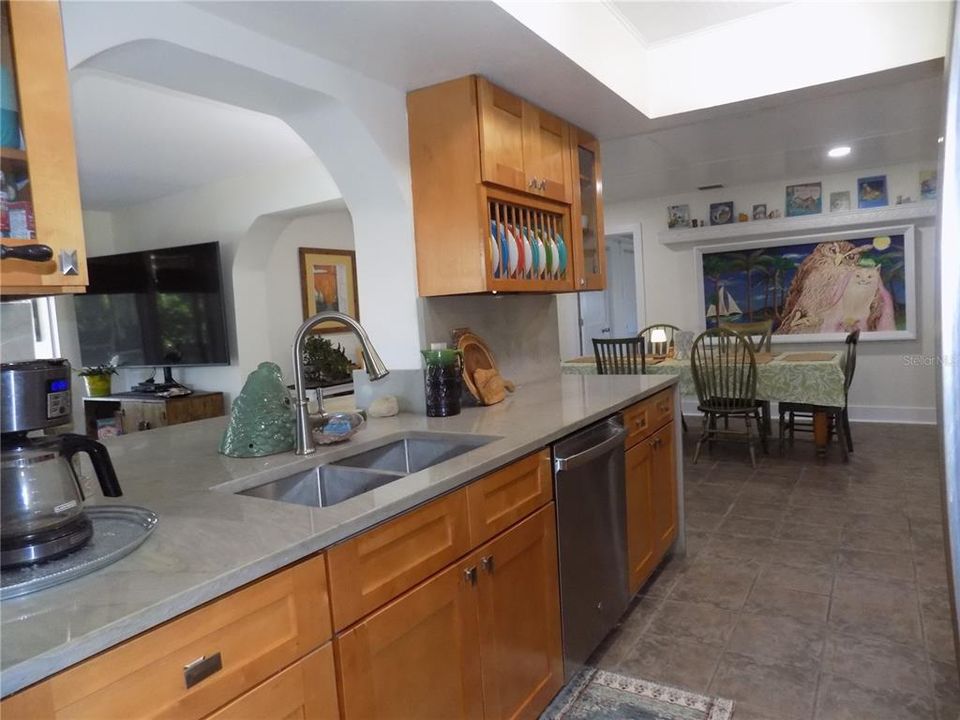 En Venta: $485,000 (3 camas, 2 baños, 2044 Pies cuadrados)