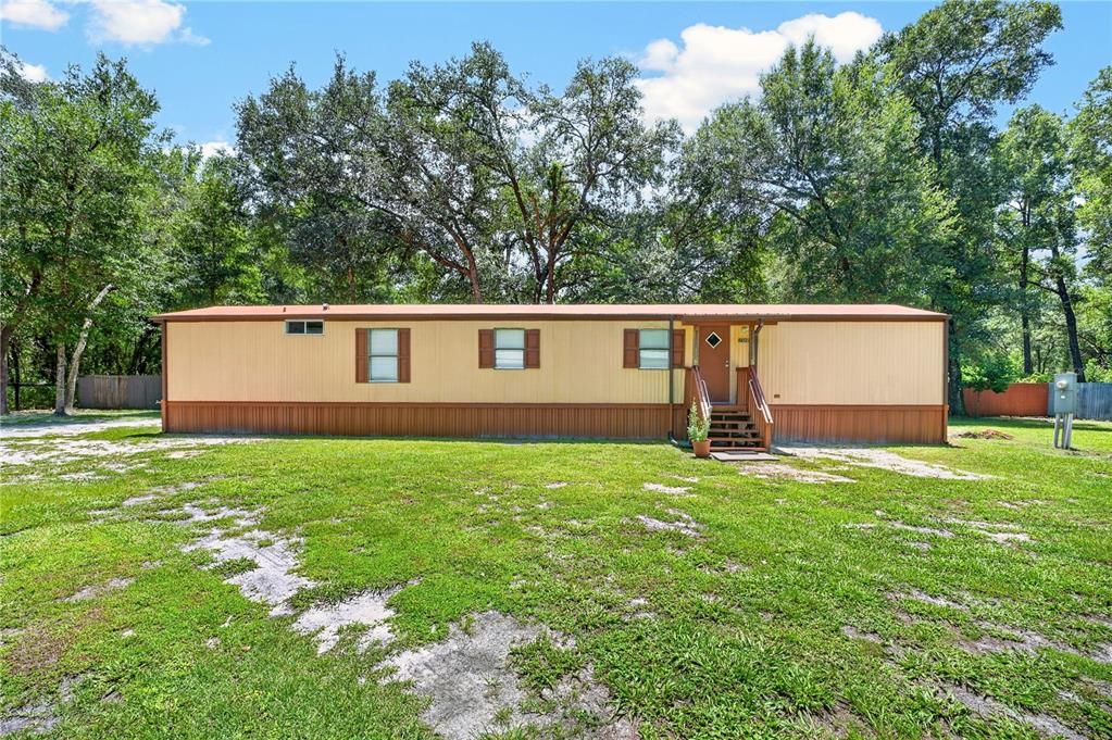 For Sale: $275,000 (5 beds, 3 baths, 1728 Square Feet)