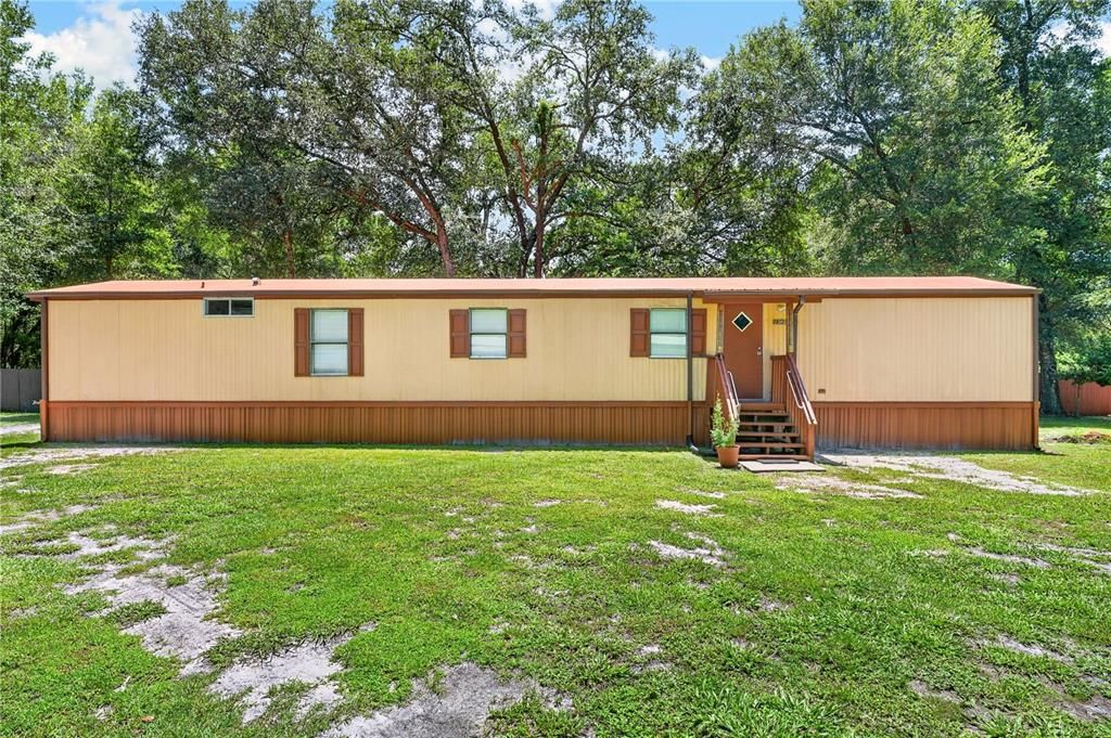 For Sale: $275,000 (5 beds, 3 baths, 1728 Square Feet)