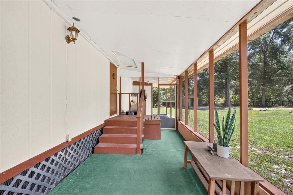 For Sale: $275,000 (5 beds, 3 baths, 1728 Square Feet)