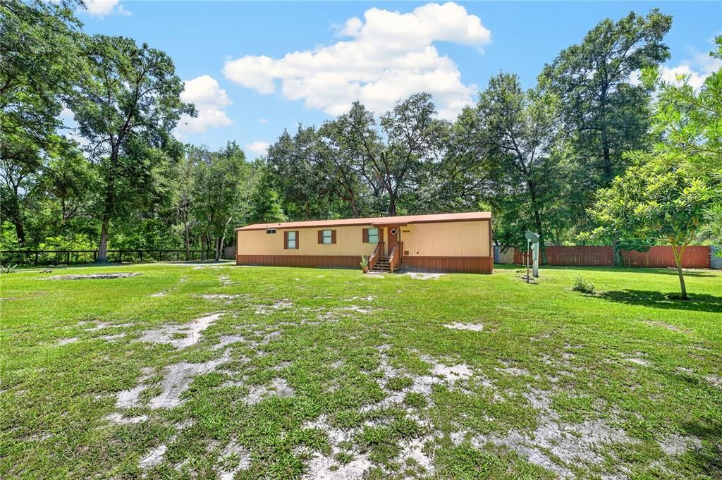 For Sale: $275,000 (5 beds, 3 baths, 1728 Square Feet)