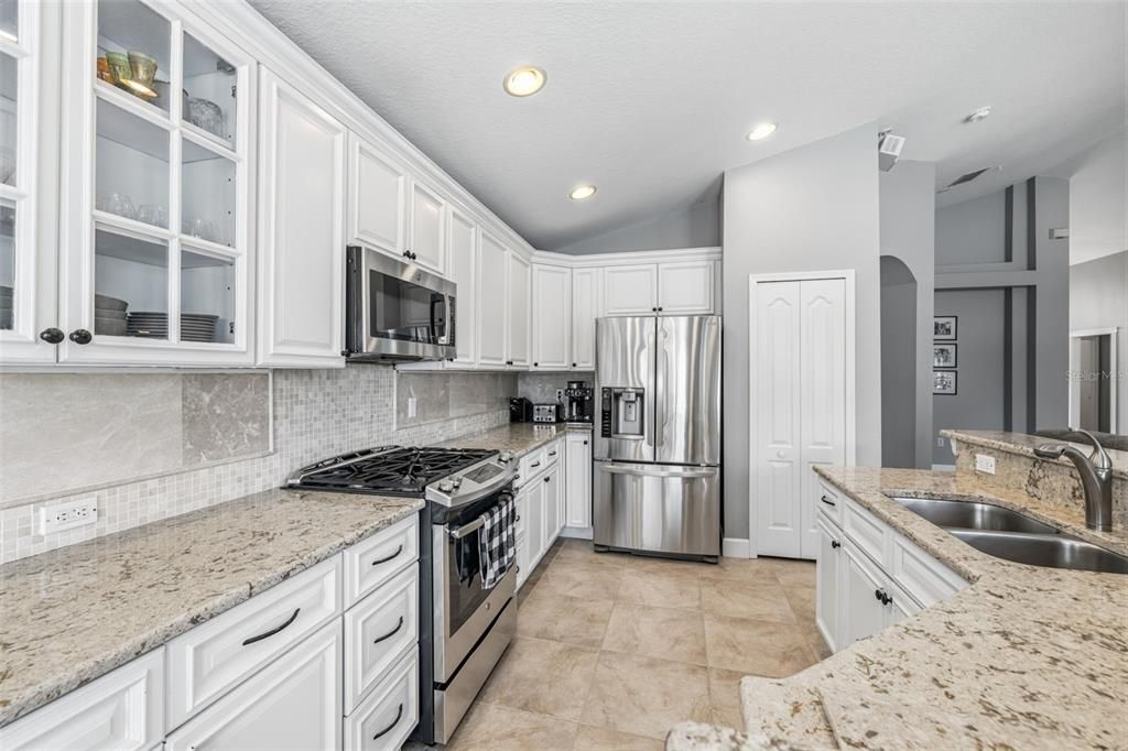 For Sale: $695,000 (4 beds, 3 baths, 1810 Square Feet)