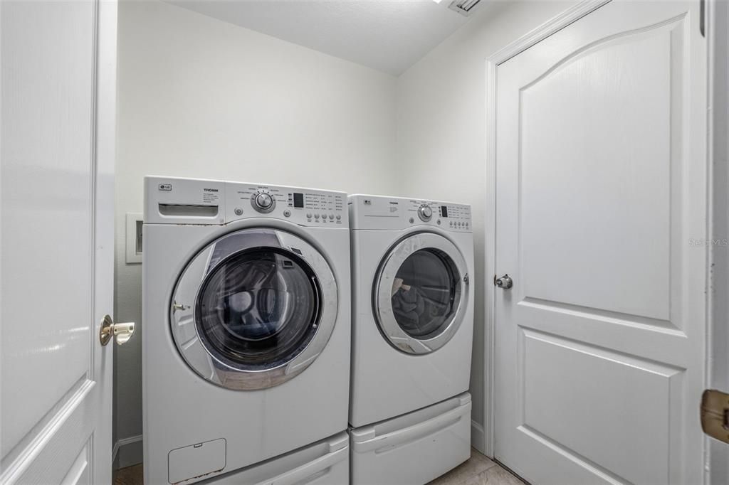 For Sale: $695,000 (4 beds, 3 baths, 1810 Square Feet)