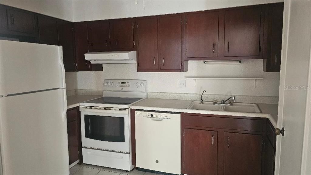 For Rent: $1,850 (1 beds, 1 baths, 645 Square Feet)