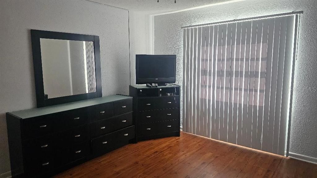 For Rent: $1,850 (1 beds, 1 baths, 645 Square Feet)