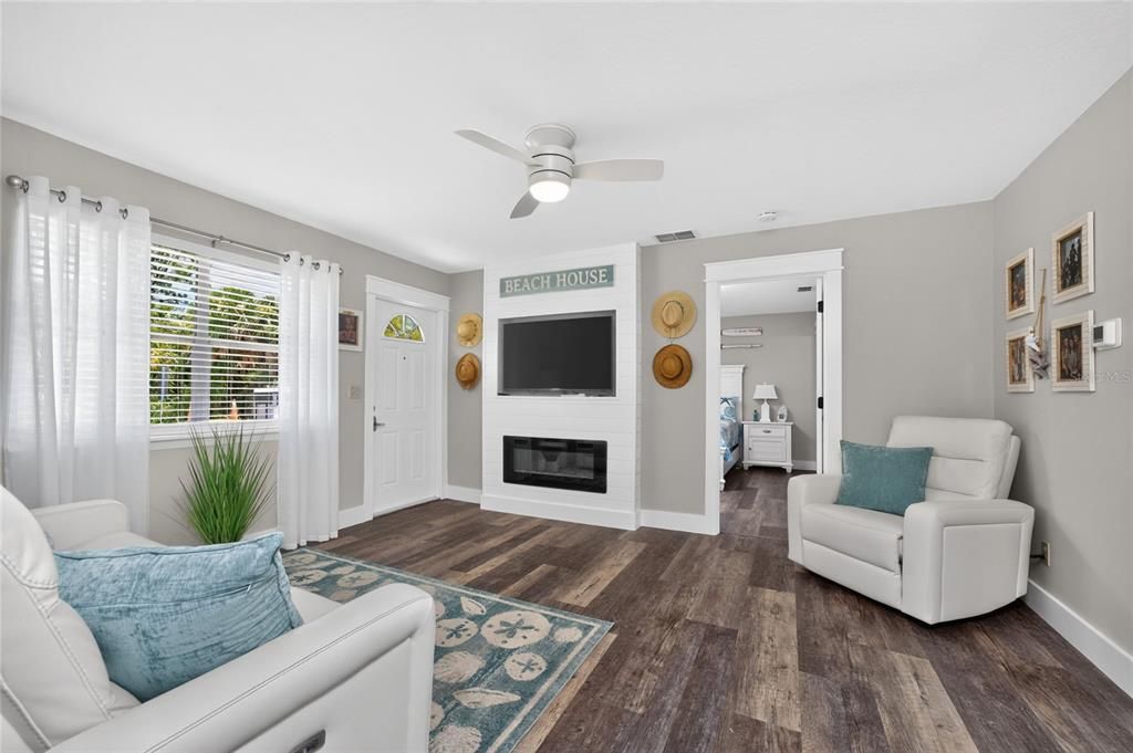 For Sale: $204,000 (2 beds, 2 baths, 960 Square Feet)