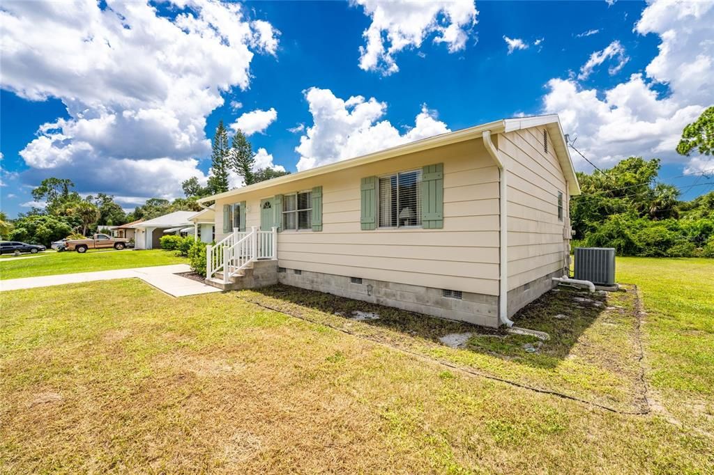 For Sale: $204,000 (2 beds, 2 baths, 960 Square Feet)