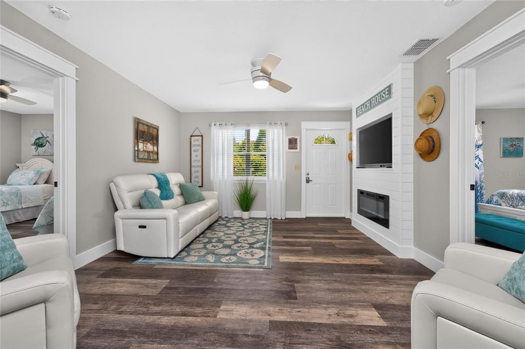 For Sale: $204,000 (2 beds, 2 baths, 960 Square Feet)