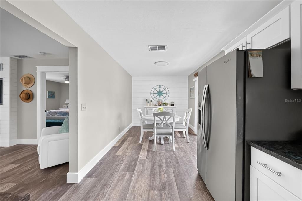 For Sale: $204,000 (2 beds, 2 baths, 960 Square Feet)
