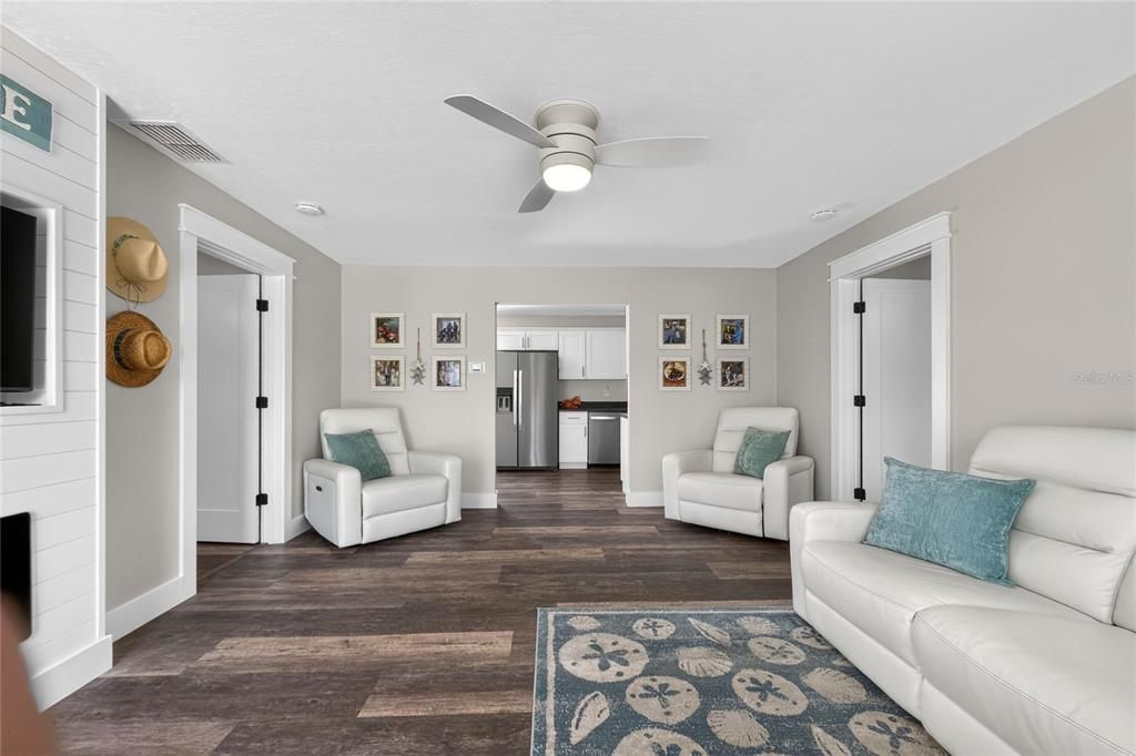 For Sale: $204,000 (2 beds, 2 baths, 960 Square Feet)