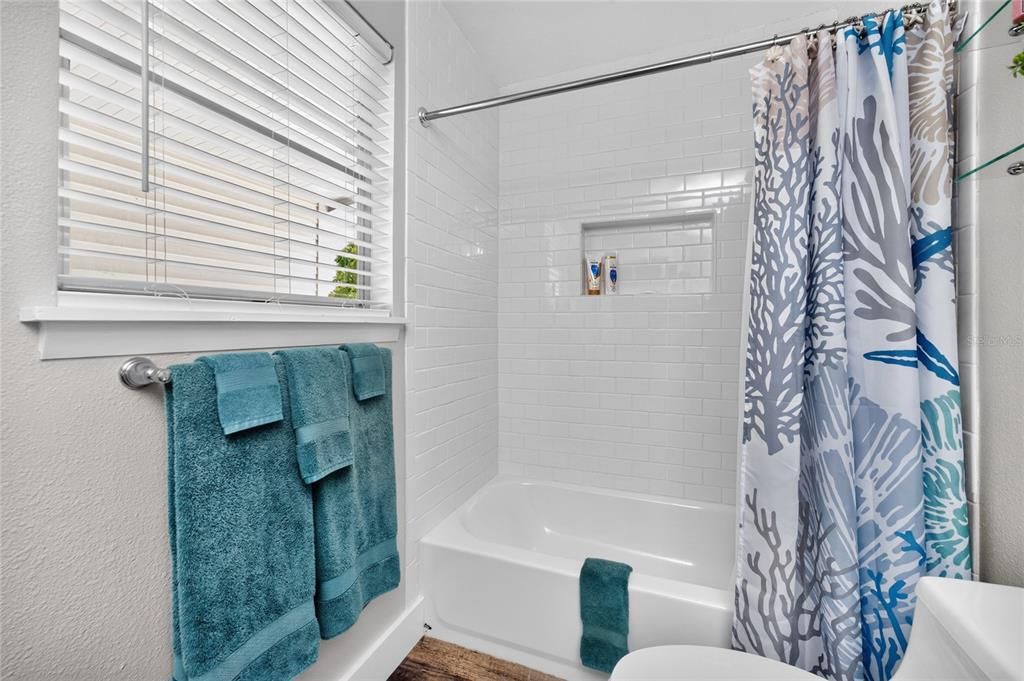 For Sale: $204,000 (2 beds, 2 baths, 960 Square Feet)