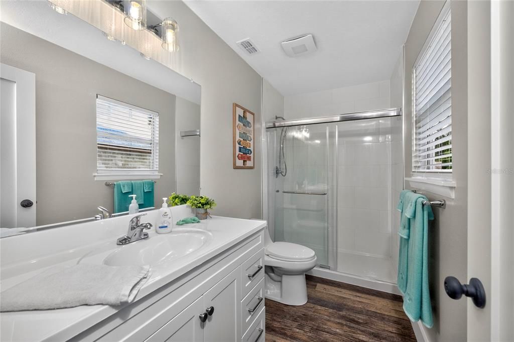 For Sale: $204,000 (2 beds, 2 baths, 960 Square Feet)