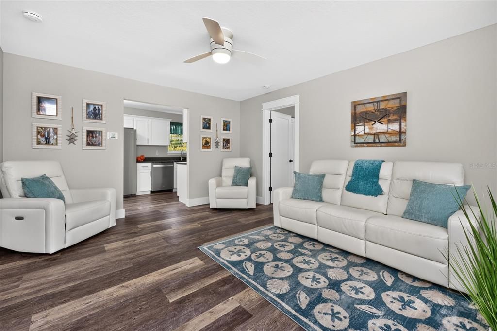 For Sale: $204,000 (2 beds, 2 baths, 960 Square Feet)