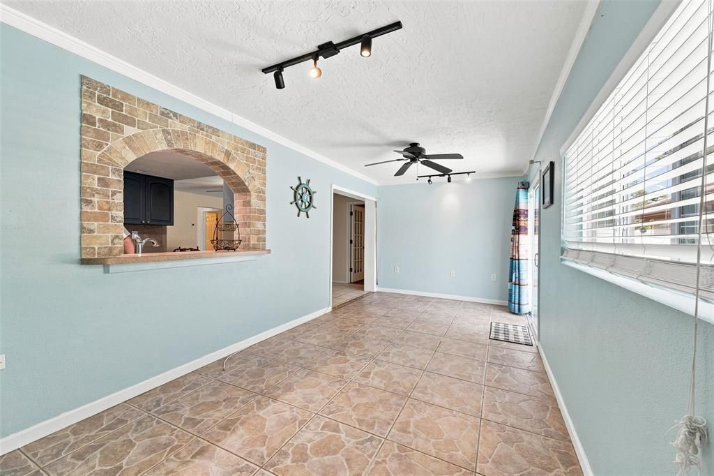 For Sale: $529,900 (3 beds, 2 baths, 1751 Square Feet)
