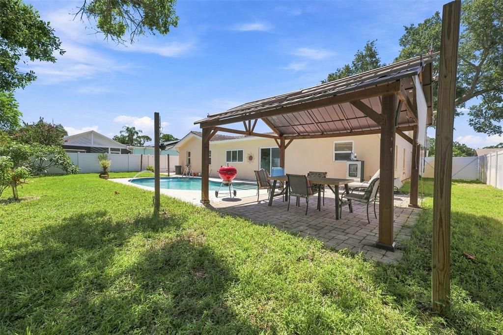 For Sale: $529,900 (3 beds, 2 baths, 1751 Square Feet)