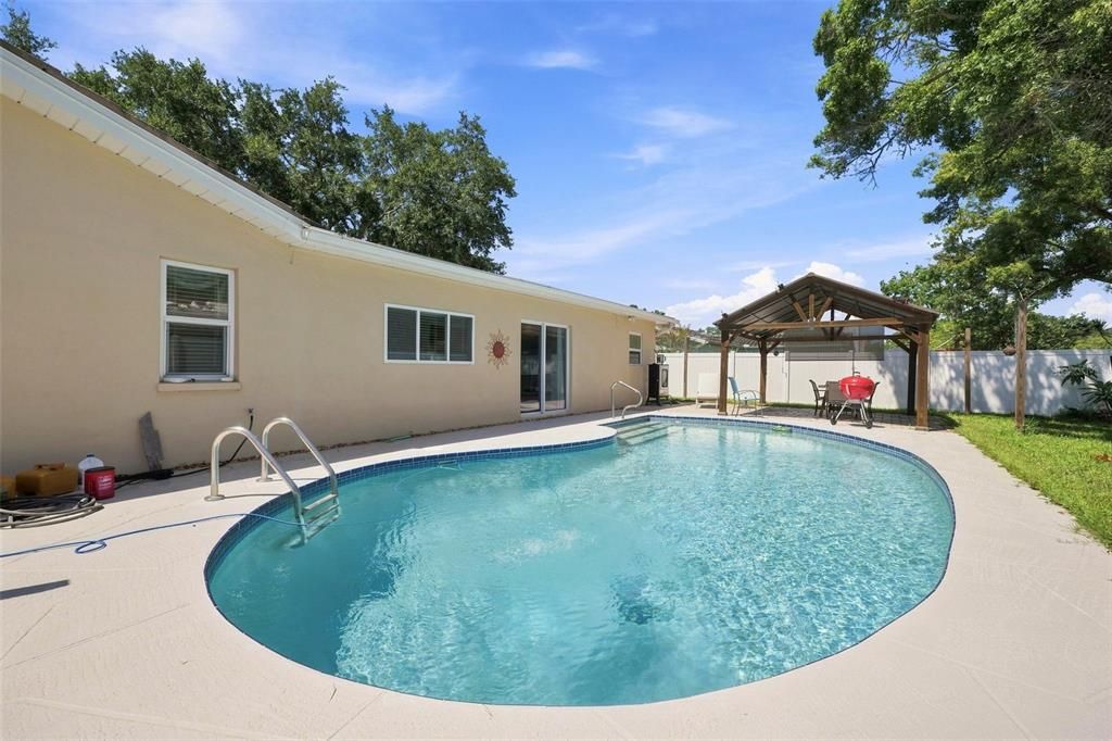 For Sale: $529,900 (3 beds, 2 baths, 1751 Square Feet)