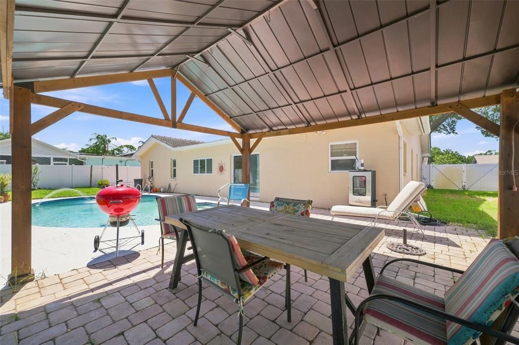 For Sale: $529,900 (3 beds, 2 baths, 1751 Square Feet)